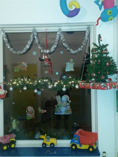 Kerst rolluik moet dicht lichtjes zijn zo gezellig-Kinderopvang The Bunnies Ewijk